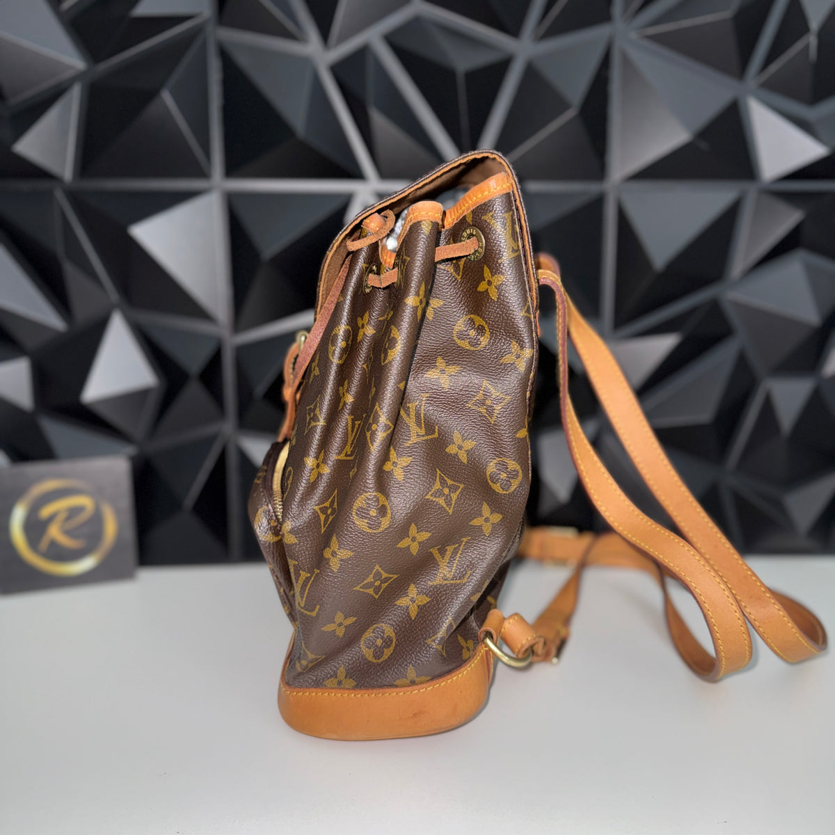 Louis Vuitton Montsouris MM