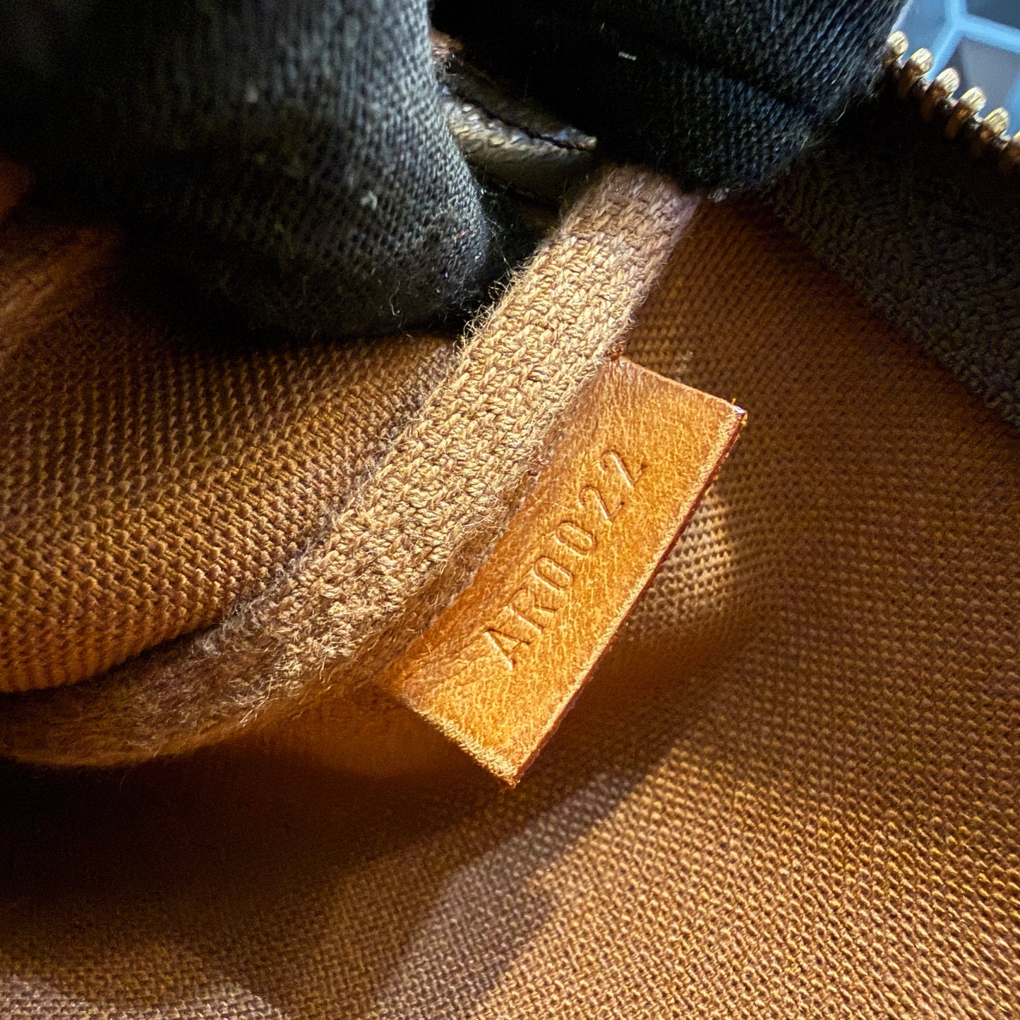 Louis Vuitton Pochette Accessoires AR0022