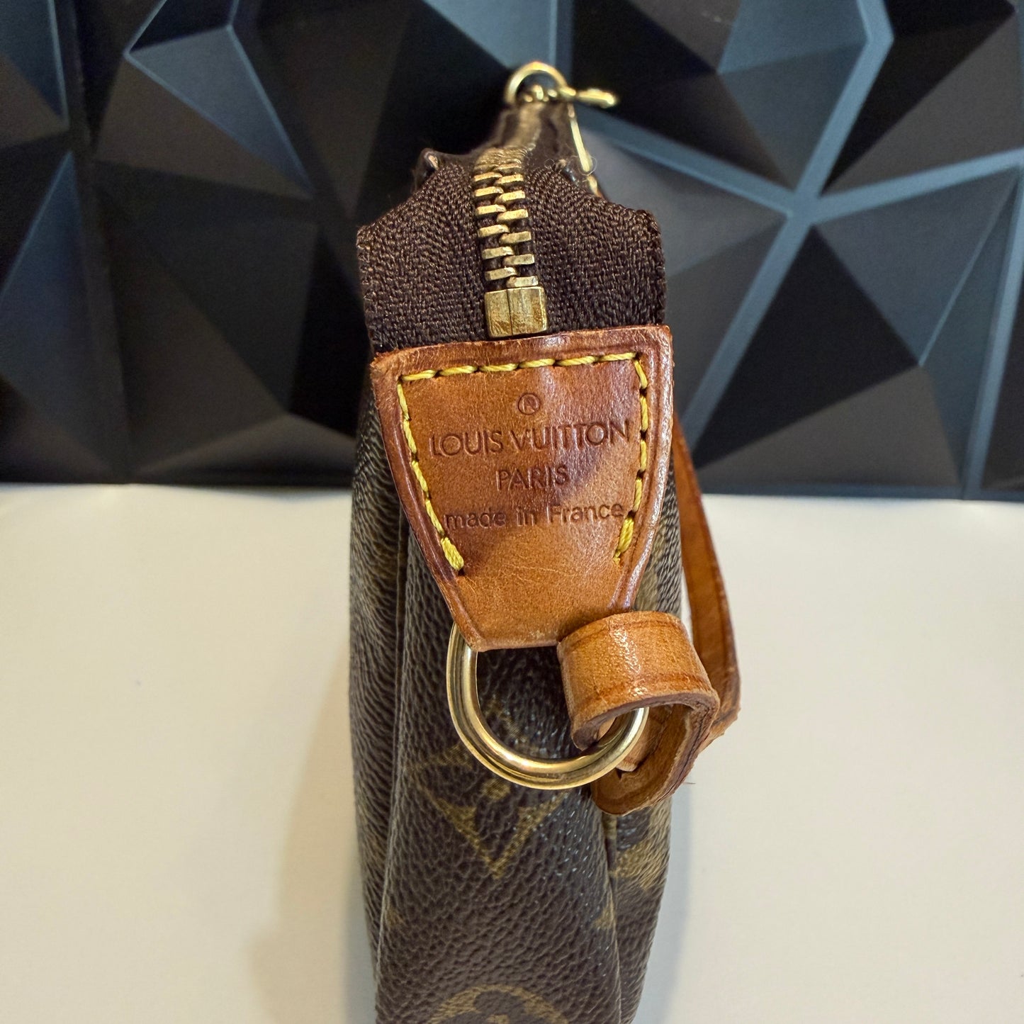 Louis Vuitton Pochette Accessoires AR0022