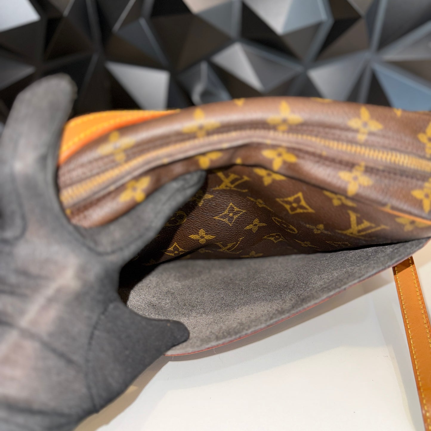 Louis Vuitton Jeune Fille MM TH0914