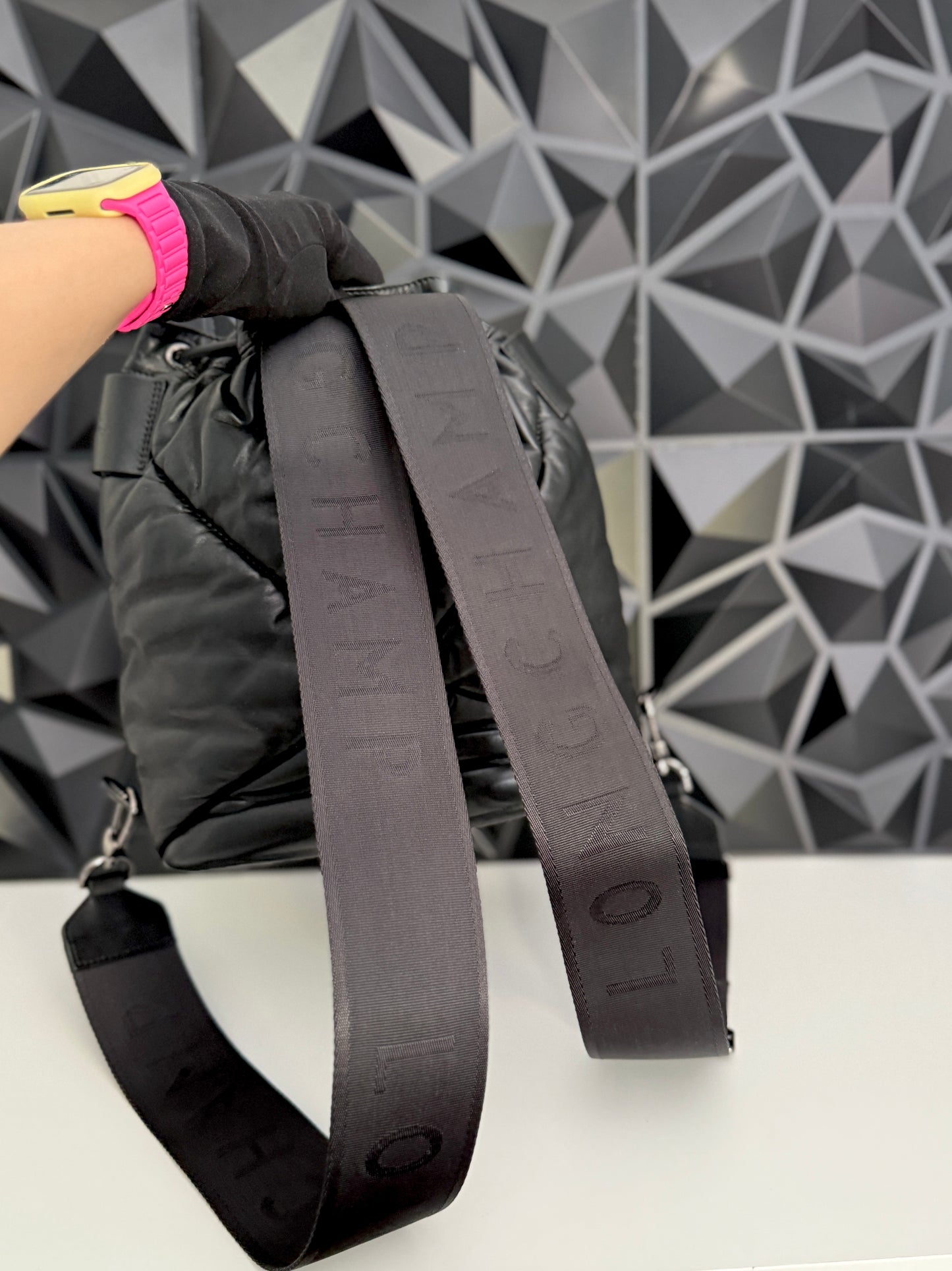 Longchamp Black Le Pliage Cuir
Doudoune 2-way backpack bucket bag