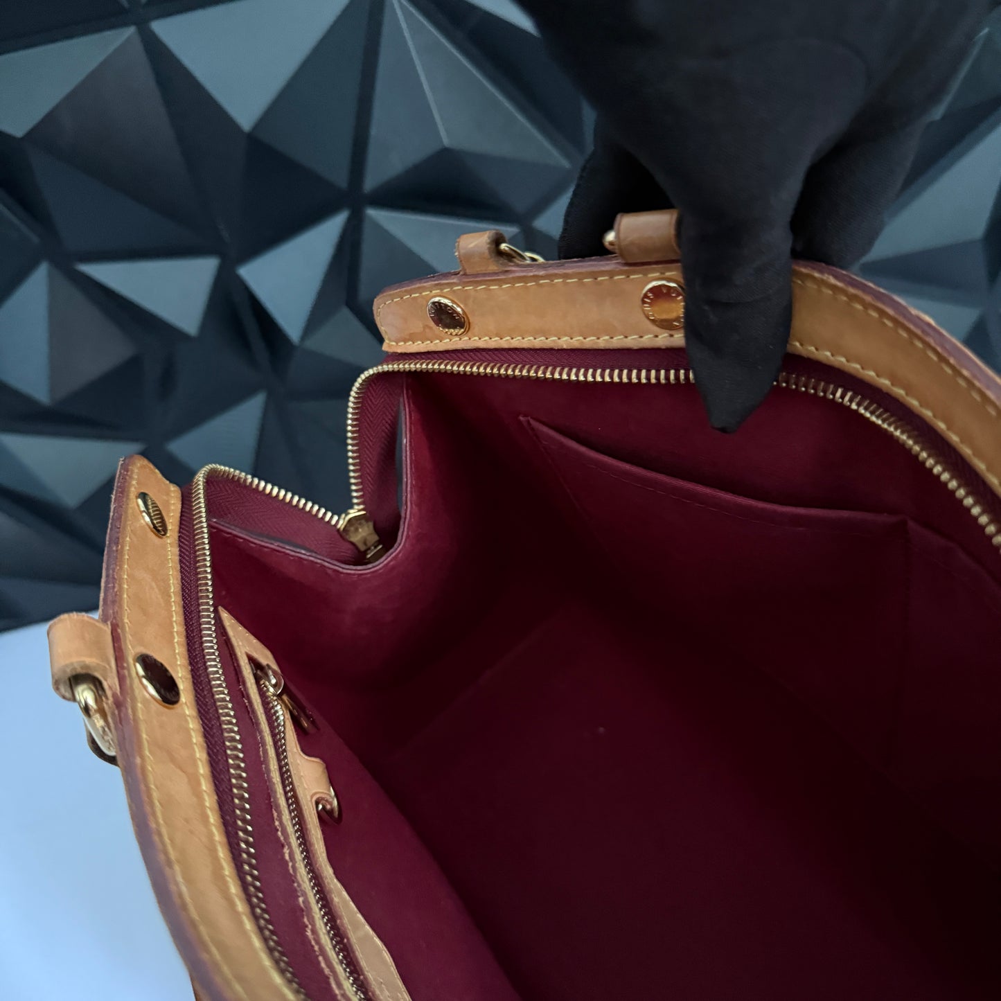 Louis Vuitton Brea MM Vernis Leather