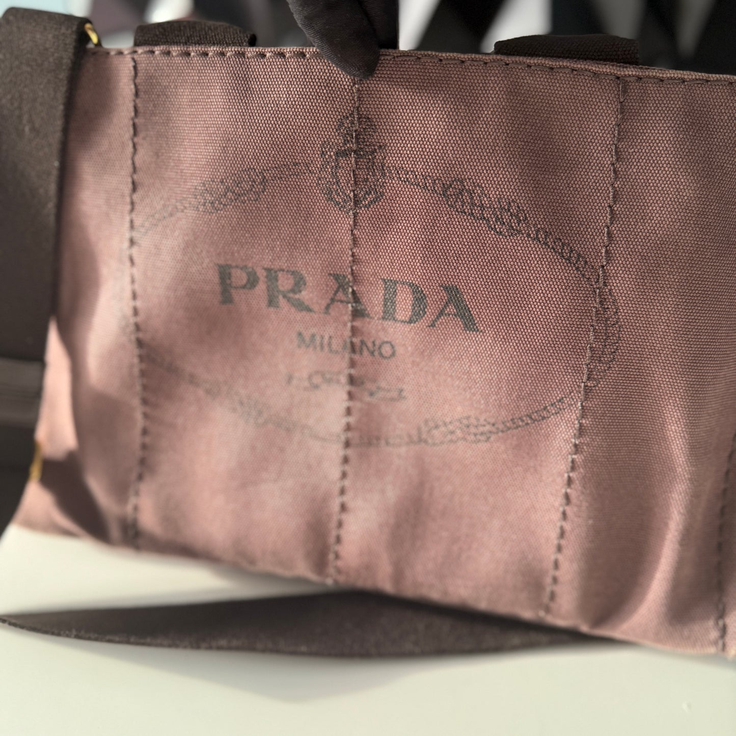 Prada Canapa