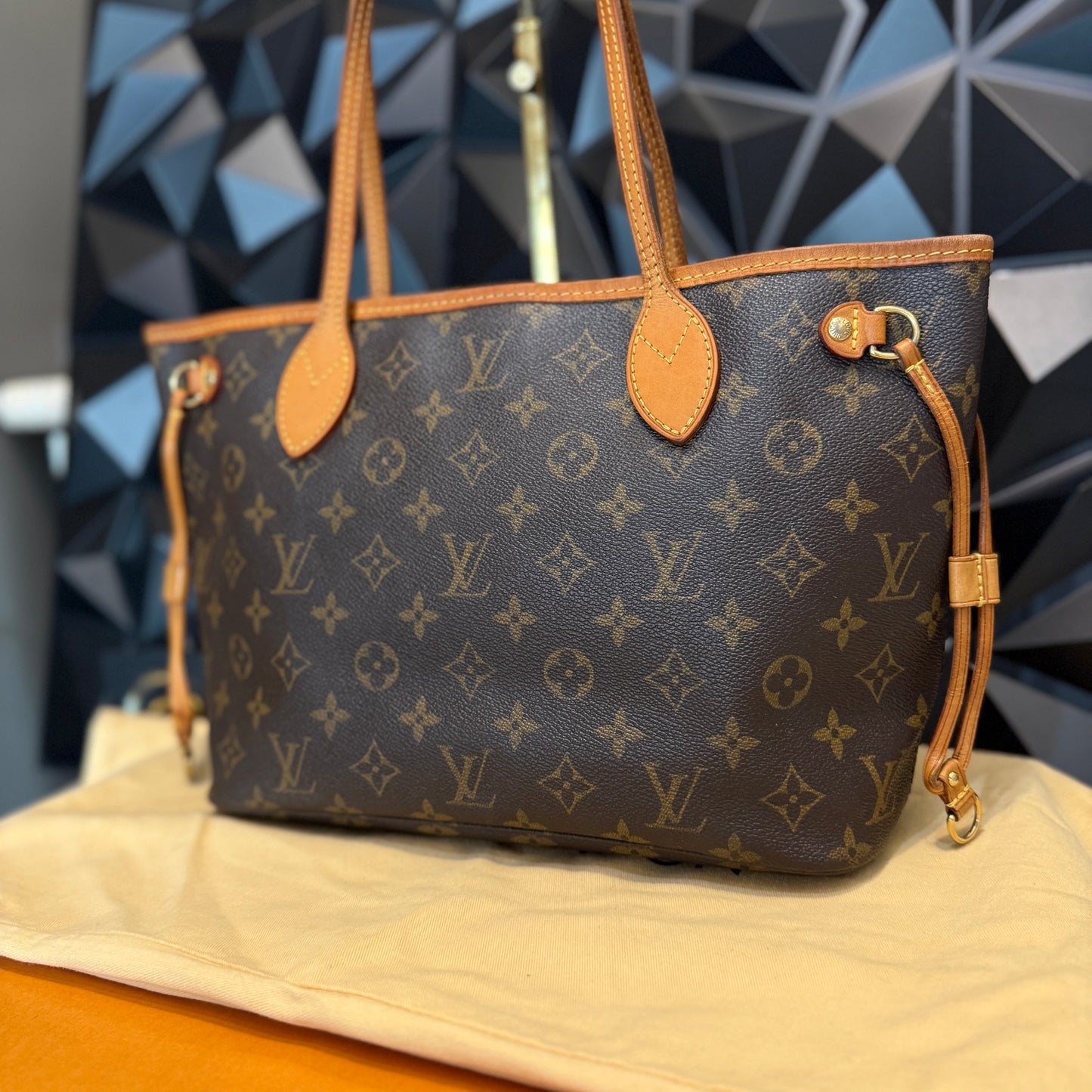 Louis Vuitton Neverfull PM