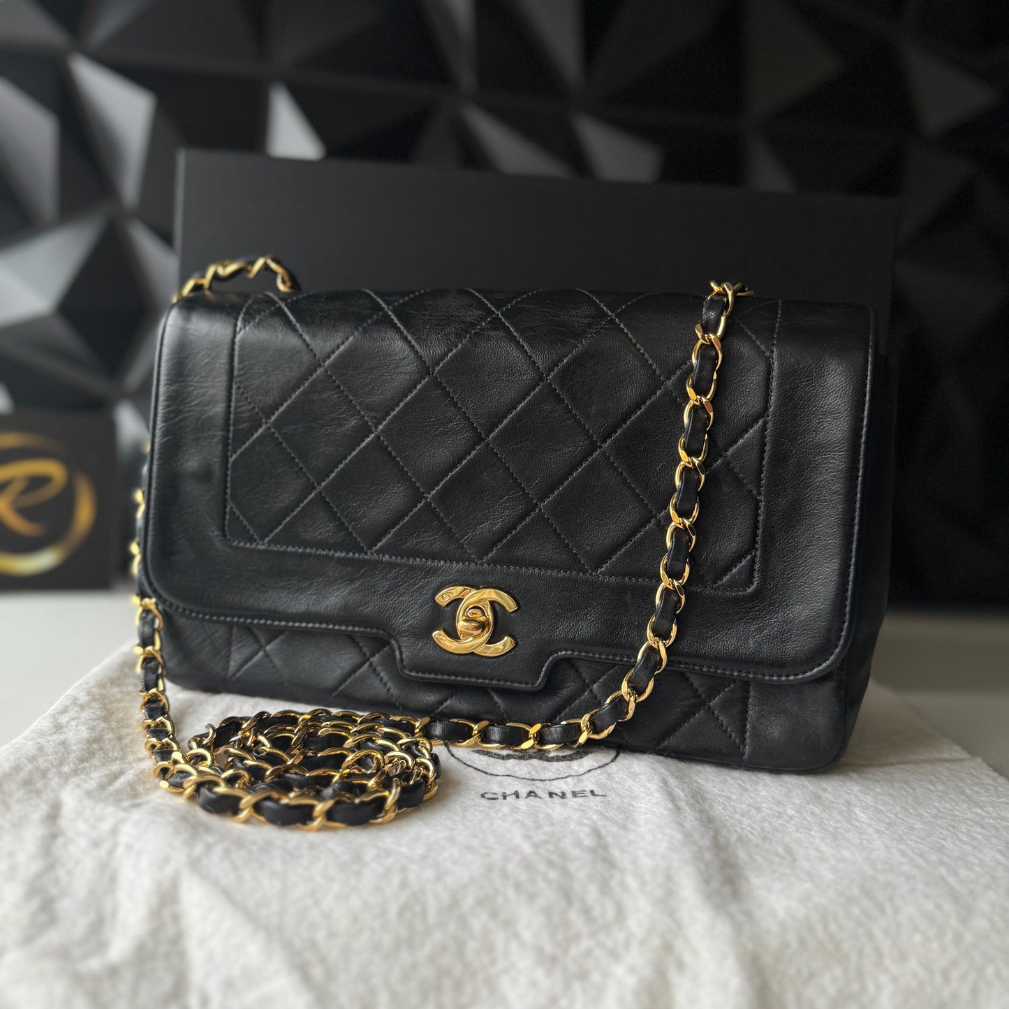 Chanel Vintage Diana – Lambskin, Medium Black 24K GHW