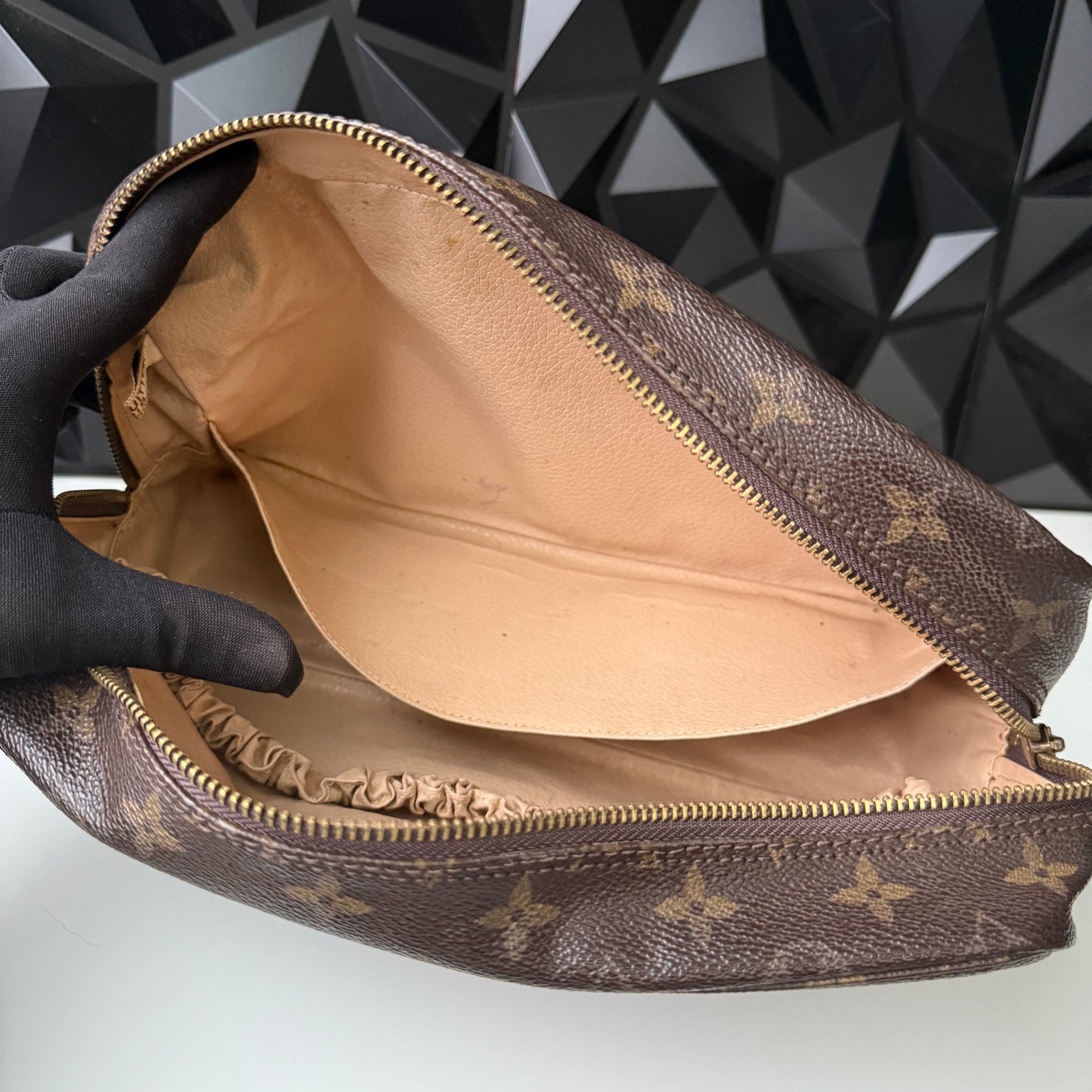 Louis Vuitton Trousse 28
