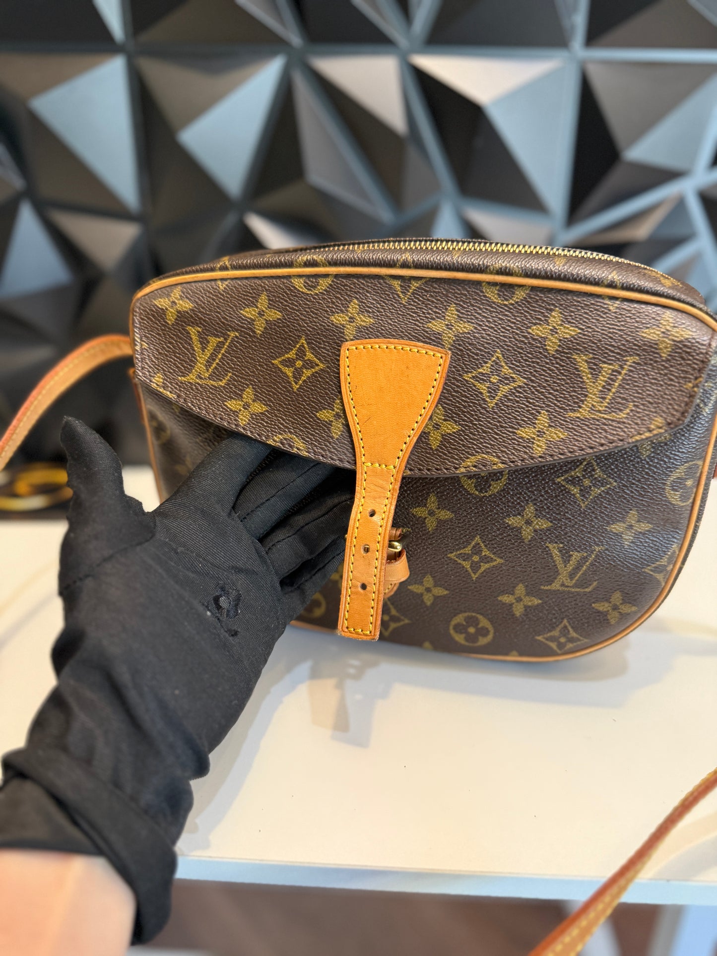 Louis Vuitton Jeune Fille MM TH0914