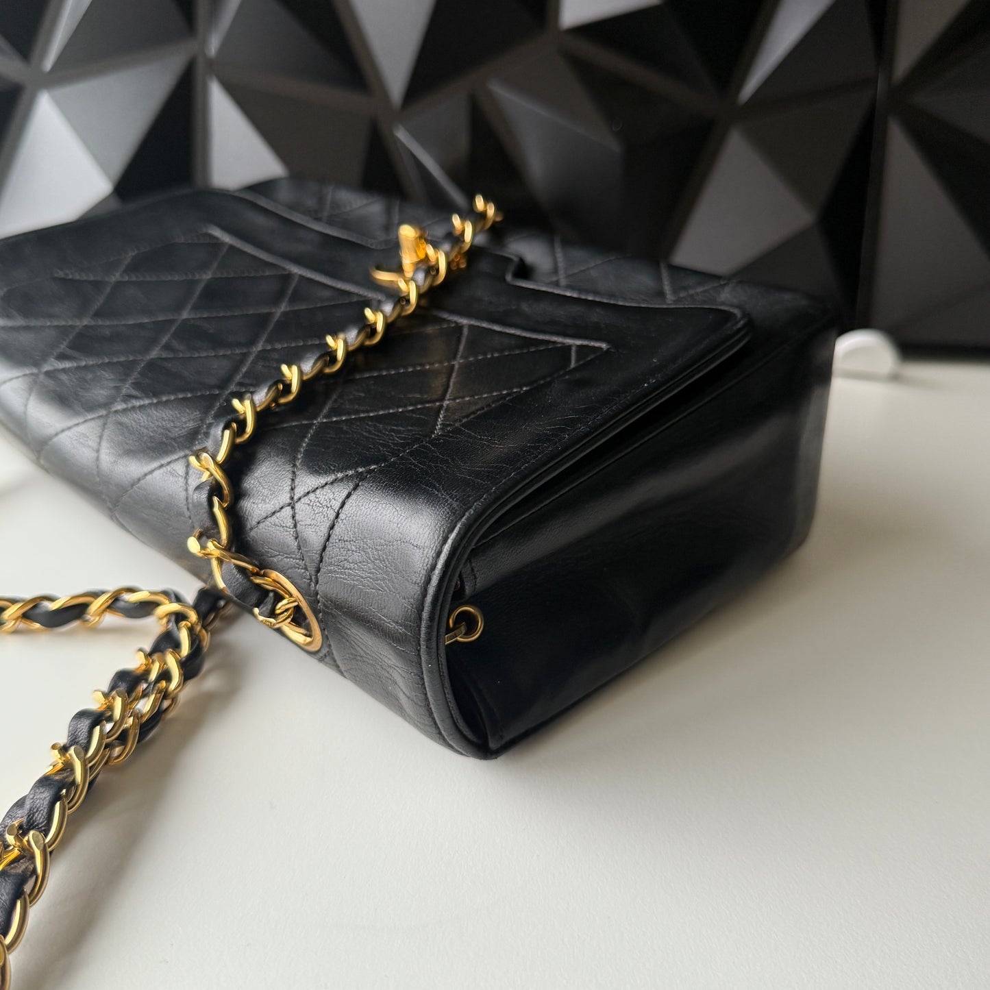 Chanel Vintage Diana – Lambskin, Medium Black 24K GHW