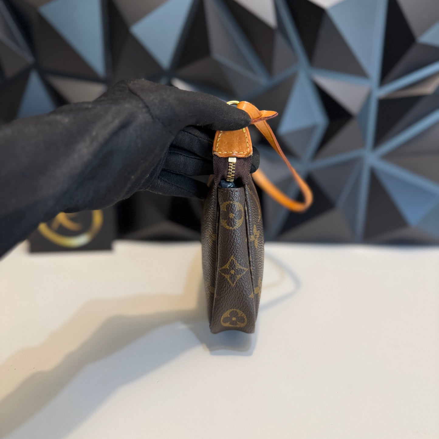 Louis Vuitton Pochette Accessories AR0020