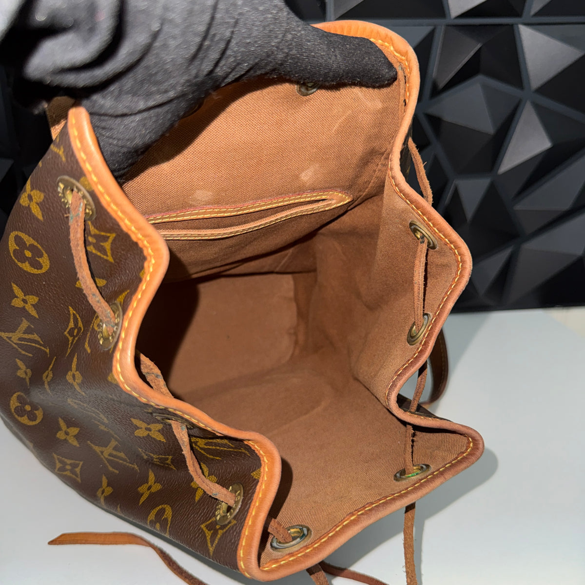 Louis Vuitton Montsouris MM