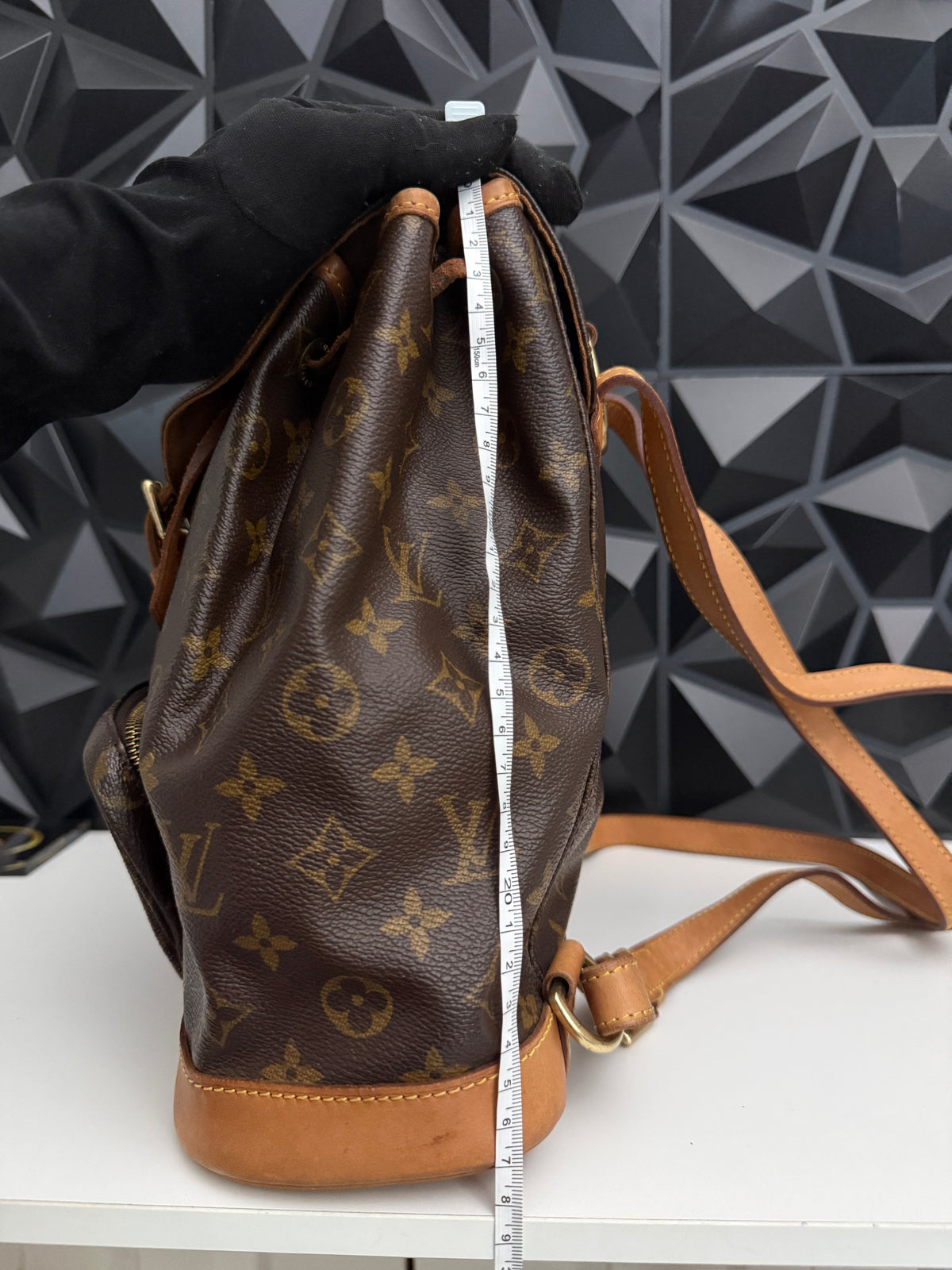 Louis Vuitton Montsouris MM