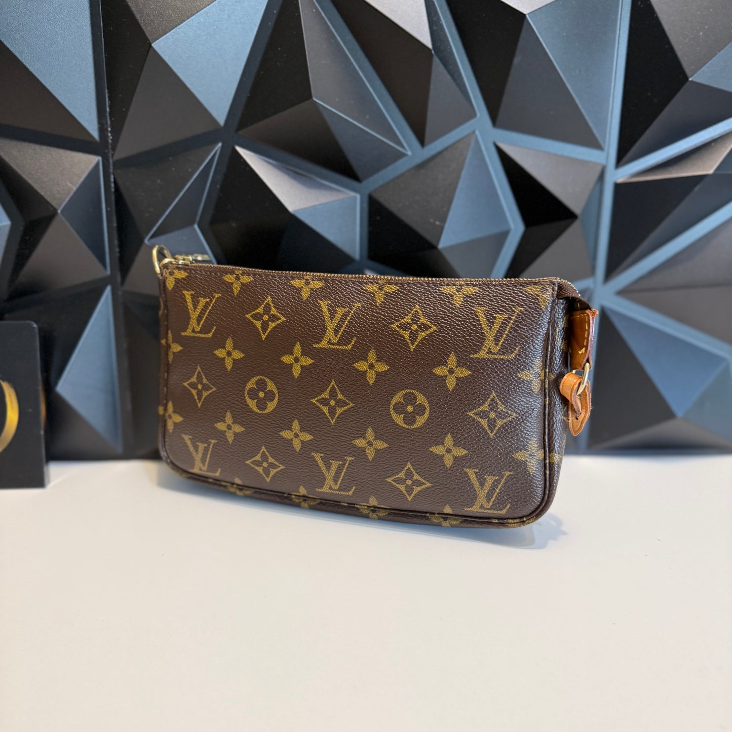 Louis Vuitton Pochette Accessoires AR0022