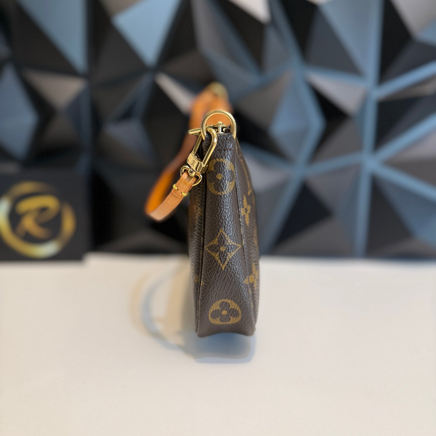 Louis Vuitton Pochette Accessories AR0020
