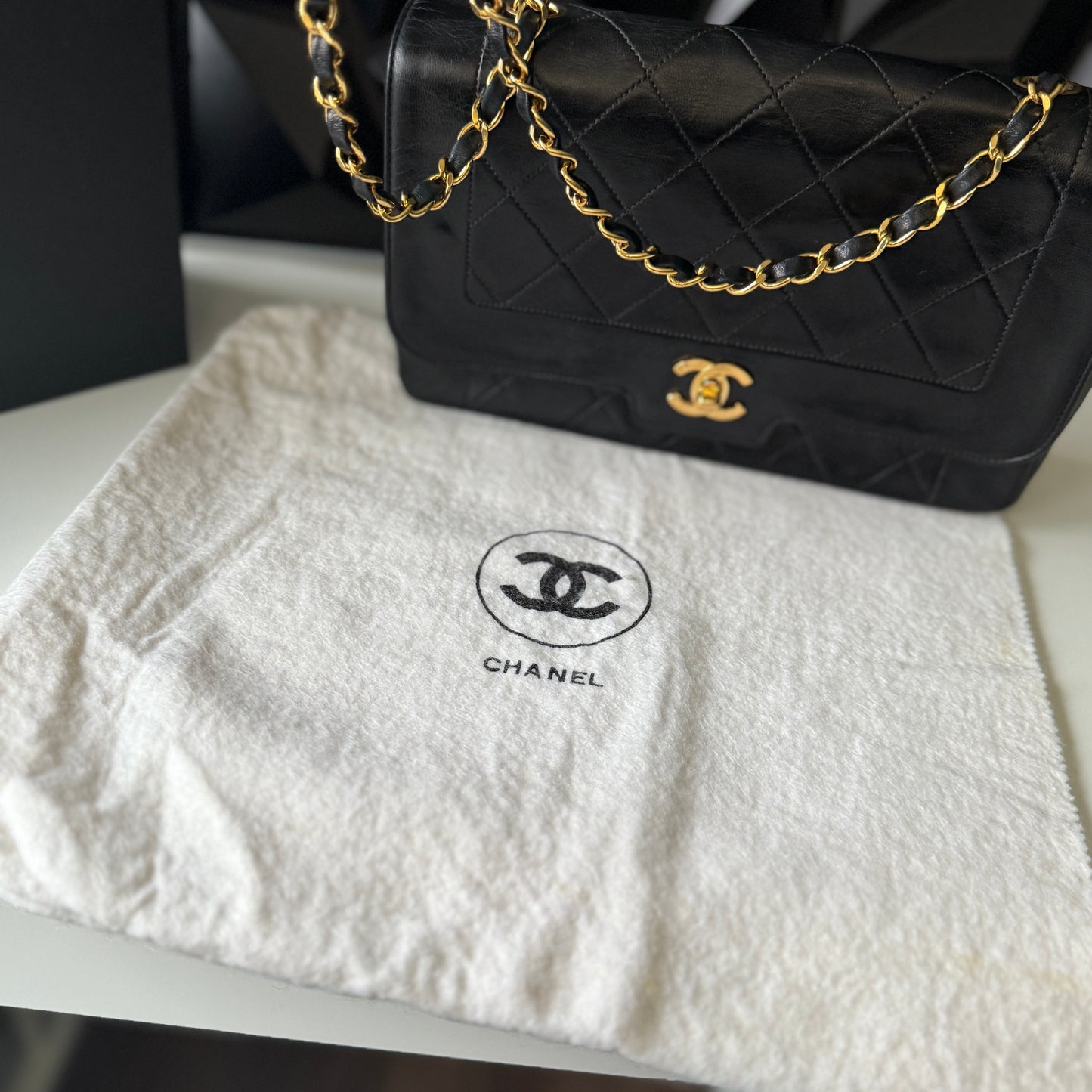 Chanel Vintage Diana – Lambskin, Medium Black 24K GHW