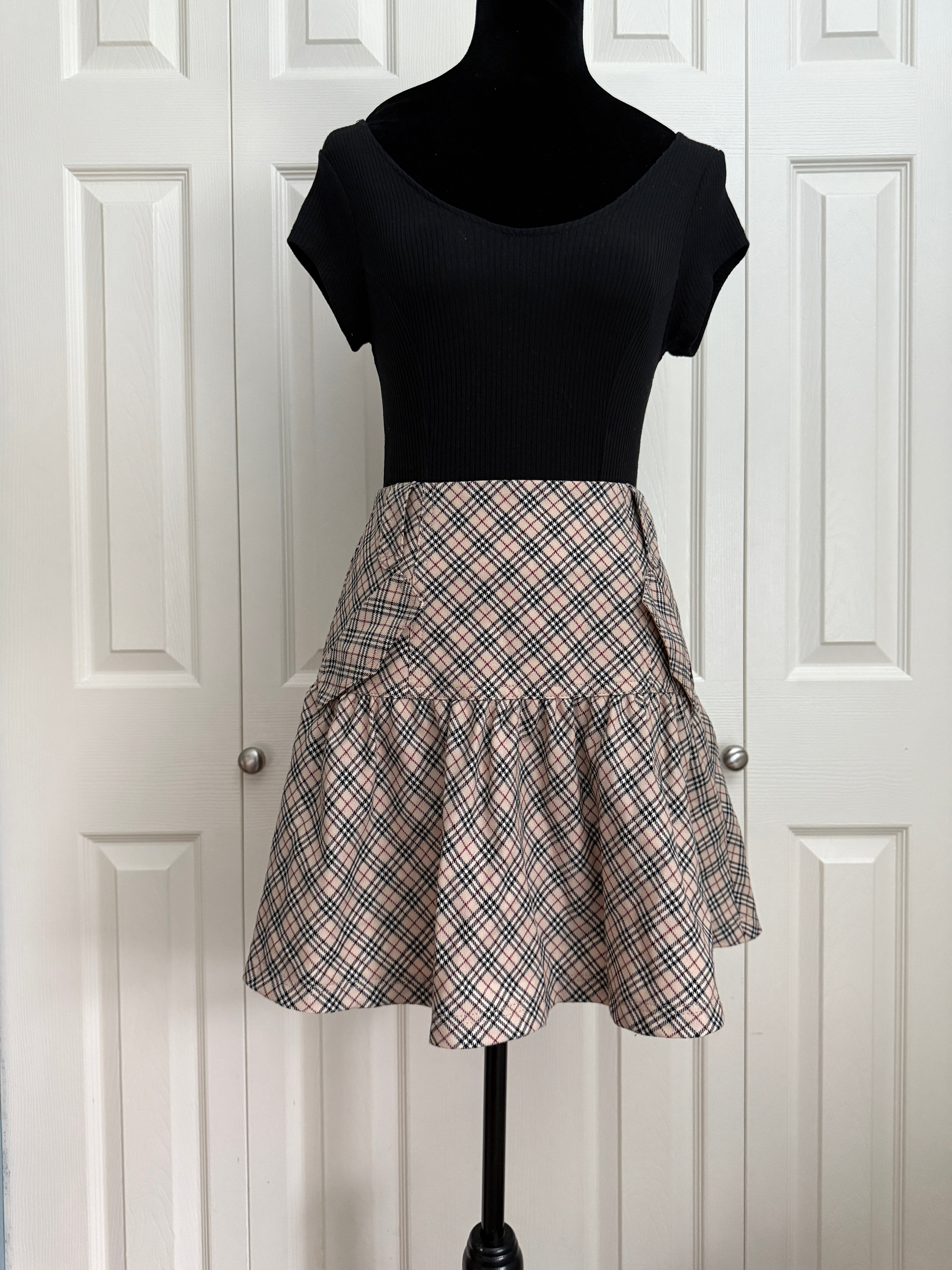 スカート BURBERRY Woman Skirt Charcoal 8110428 Burberry Skirt – reLuxedCA