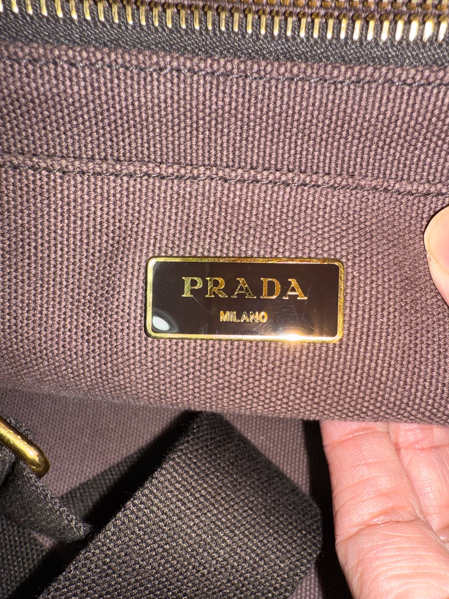 Prada Canapa